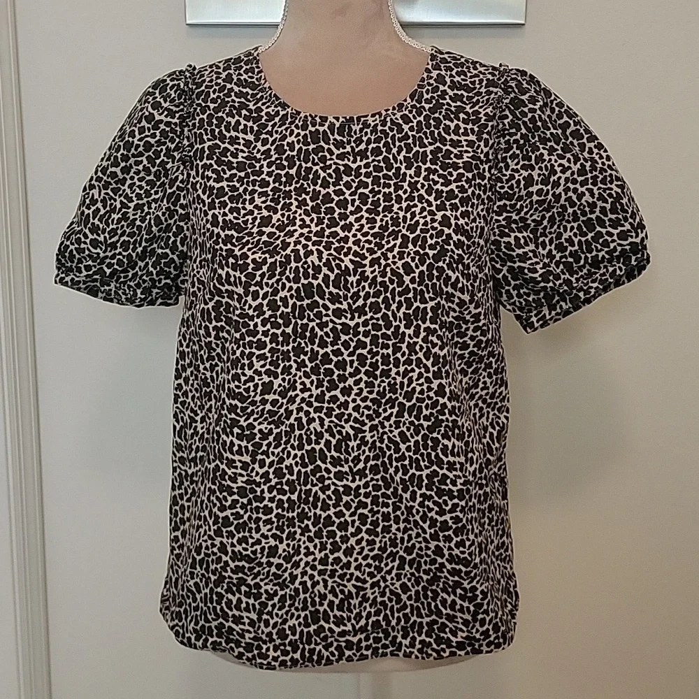 J Crew, Size S, Animal Print Puff Sleeve Poplin Top.  Black and Tan. New Cond.